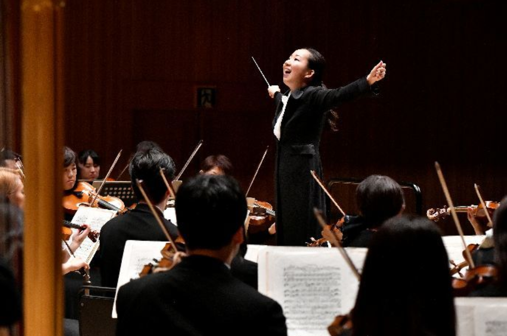 日本人の指揮者で優勝した女性の名前は ブザンソン国際コンクール 気になる情報をチェック